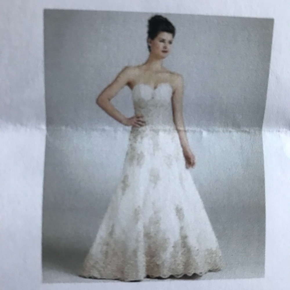 Ivory/Champagne/Light Gold Strapless Sleeveless Bridal Gown Size 10